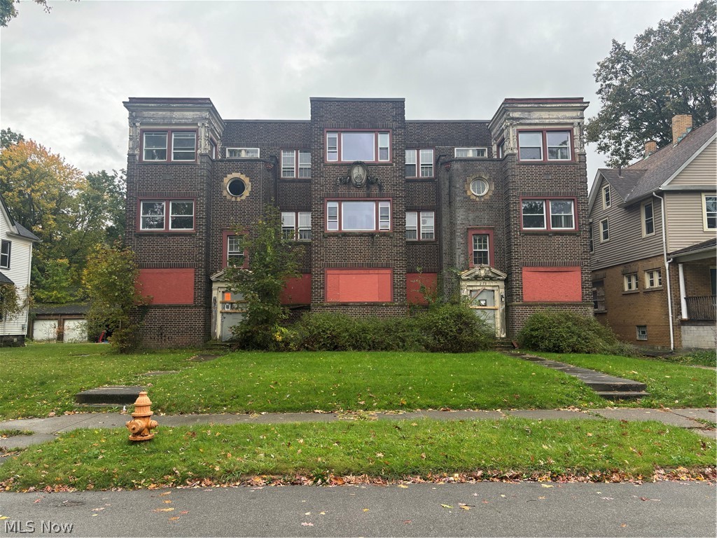 273 N Heights Avenue Youngstown OH 44504