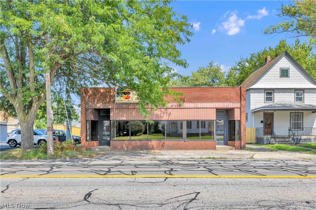 913 Lake Avenue Elyria OH 44035