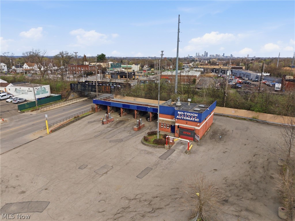8219 Broadway Avenue Cleveland OH 44105