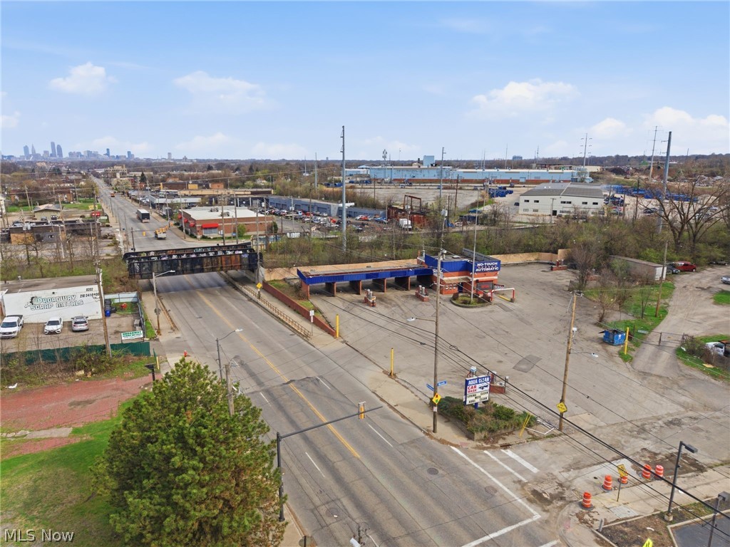 8219 Broadway Avenue Cleveland OH 44105