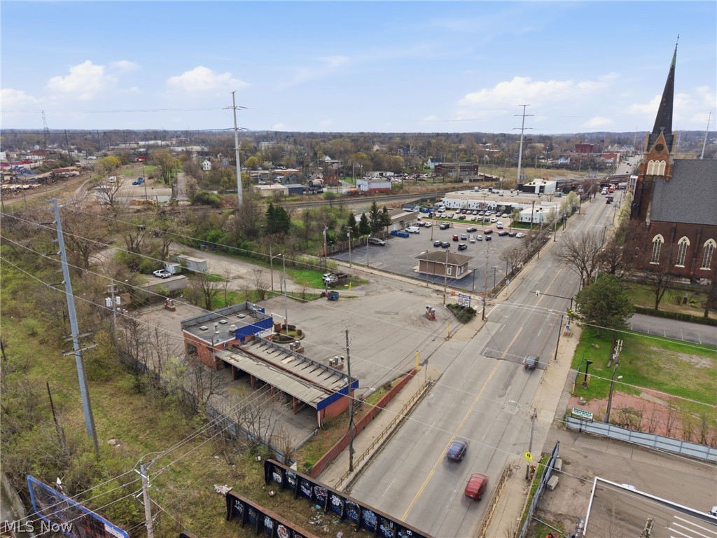 8219 Broadway Avenue Cleveland OH 44105