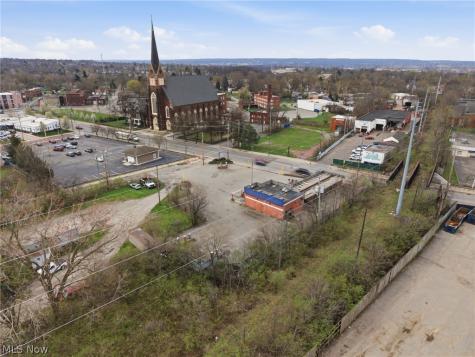 8219 Broadway Avenue Cleveland OH 44105