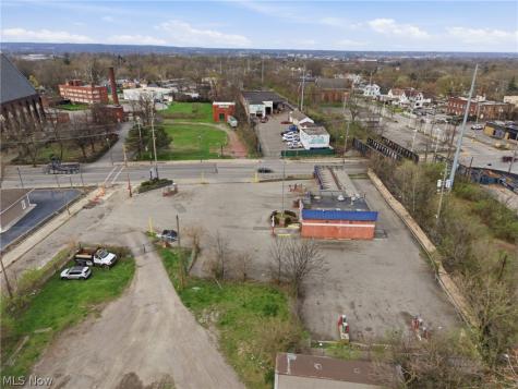 8219 Broadway Avenue Cleveland OH 44105