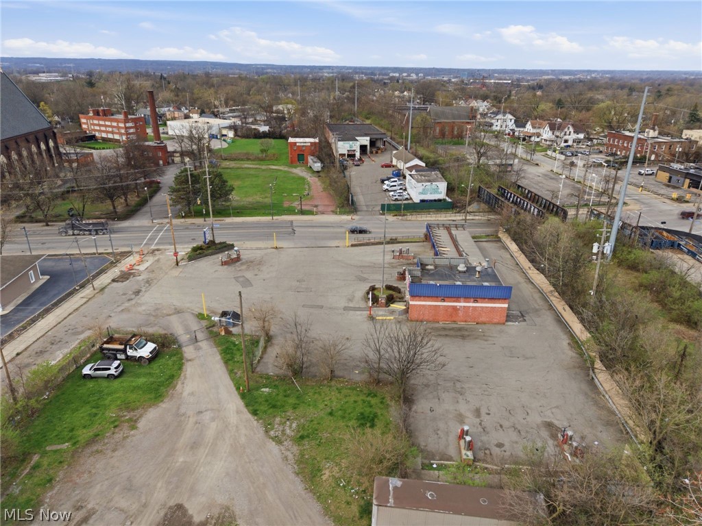 8219 Broadway Avenue Cleveland OH 44105