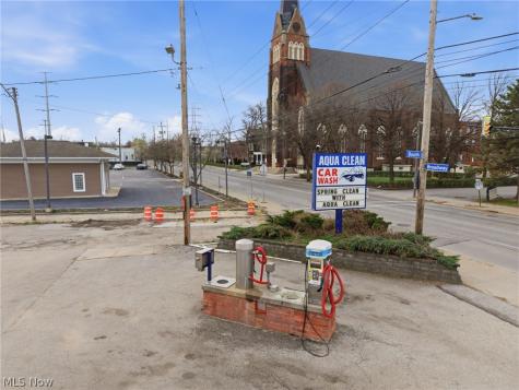 8219 Broadway Avenue Cleveland OH 44105