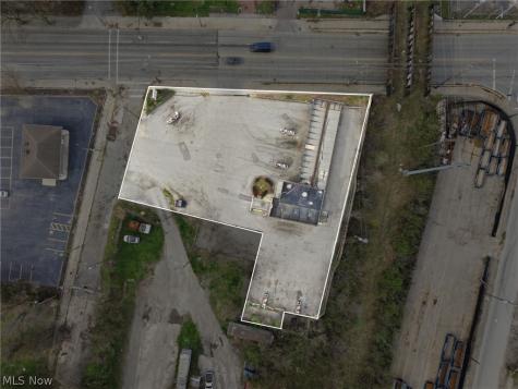 8219 Broadway Avenue Cleveland OH 44105
