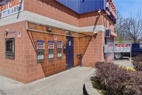 8219 Broadway Avenue Cleveland OH 44105