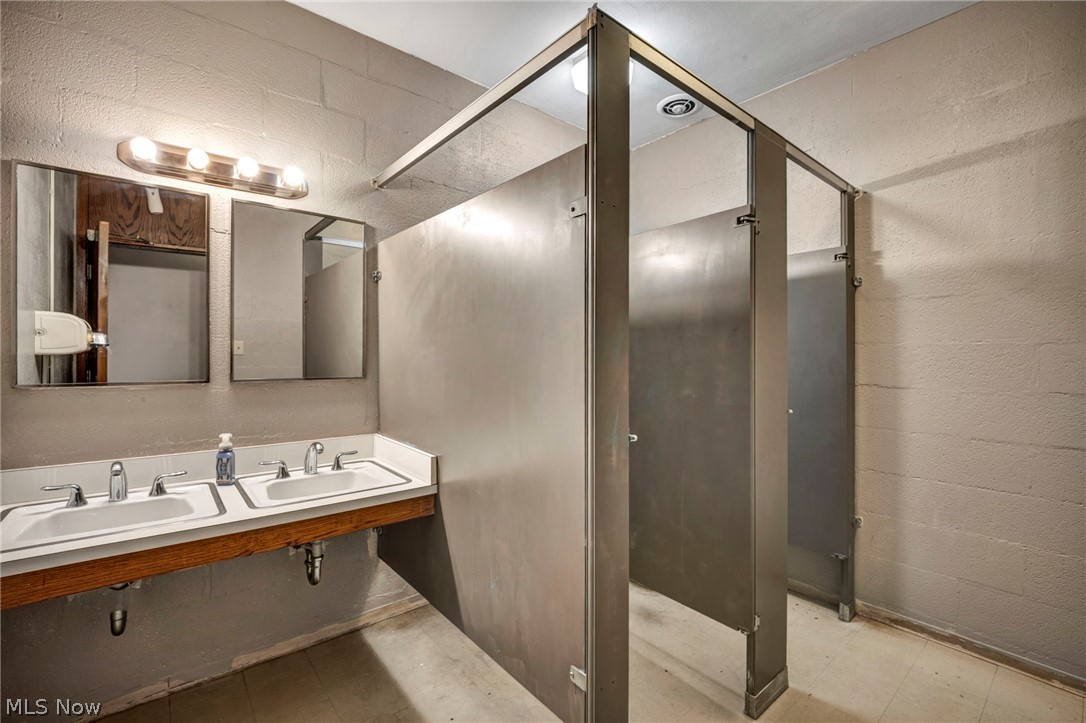 15715 Libby Road Maple Heights OH 44137