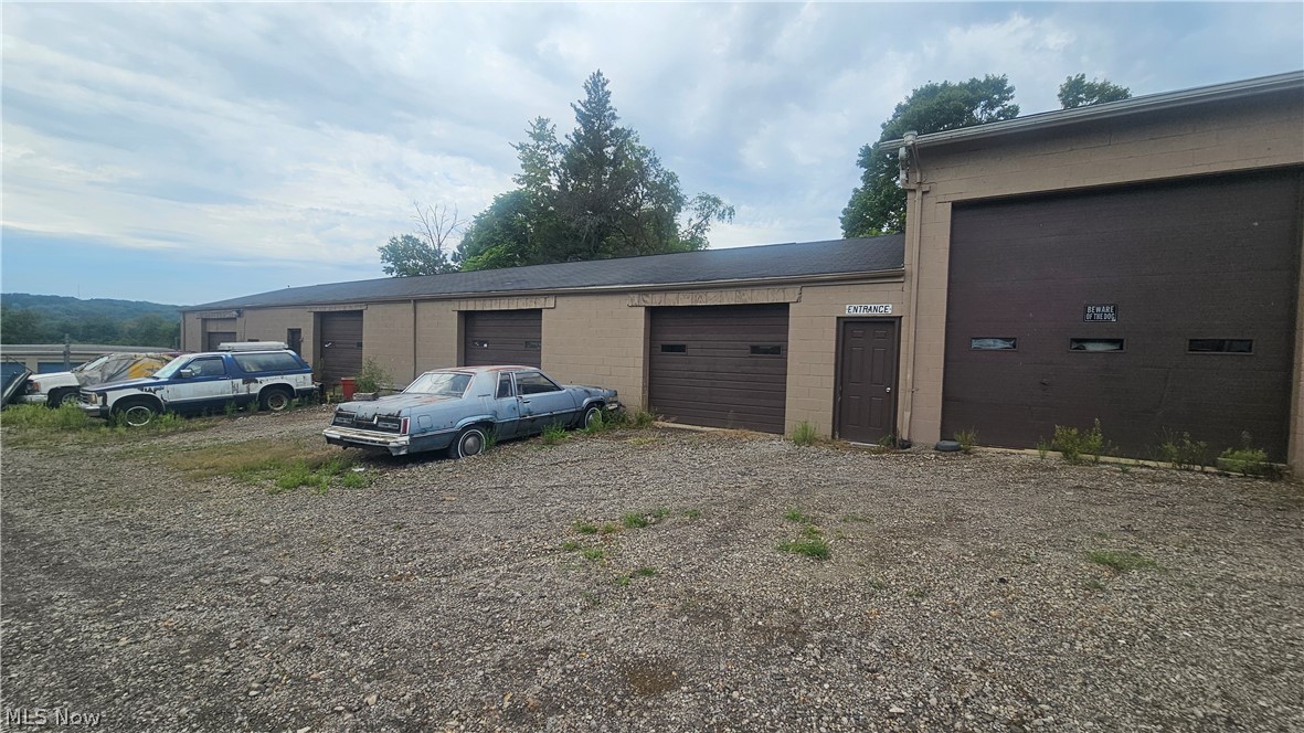 562 Brookfield Avenue Brookfield OH 44438