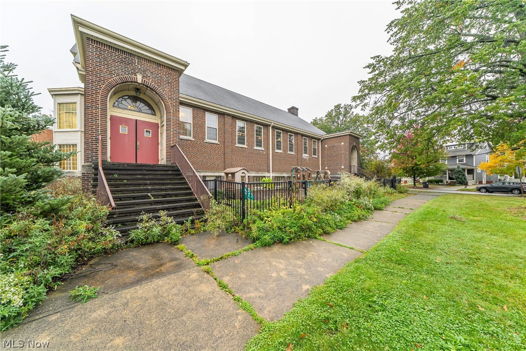 2150 Warren Road Lakewood OH 44107