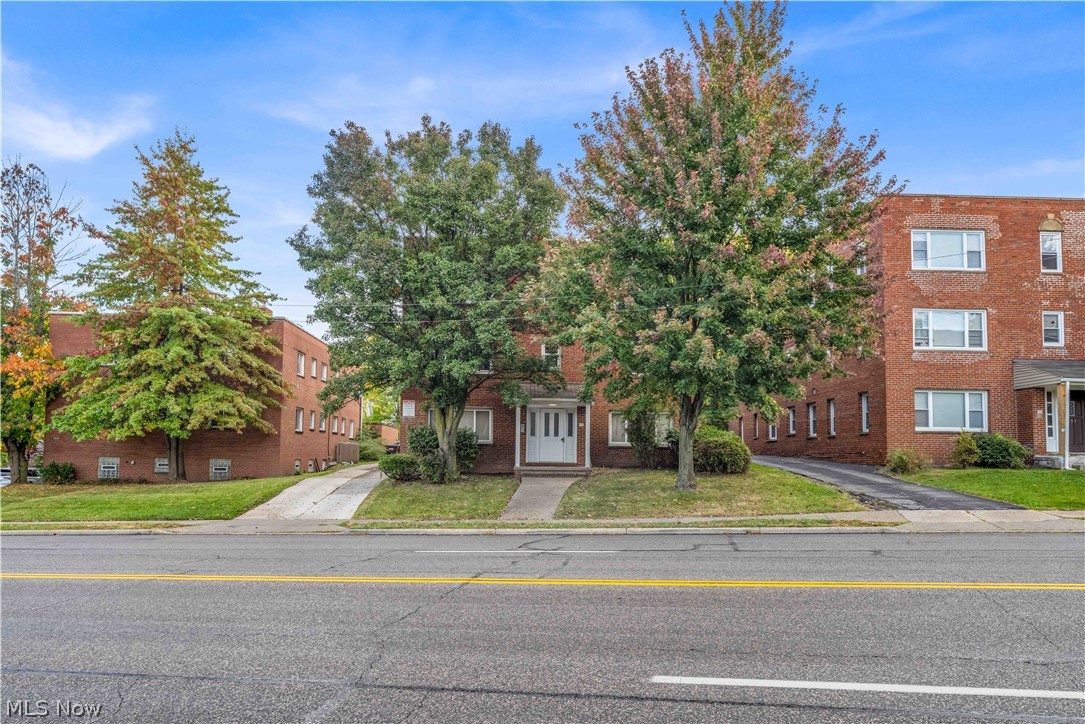 2649 Noble Road Cleveland Heights OH 44121