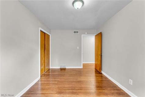 2649 Noble Road Cleveland Heights OH 44121
