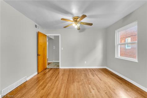 2649 Noble Road Cleveland Heights OH 44121