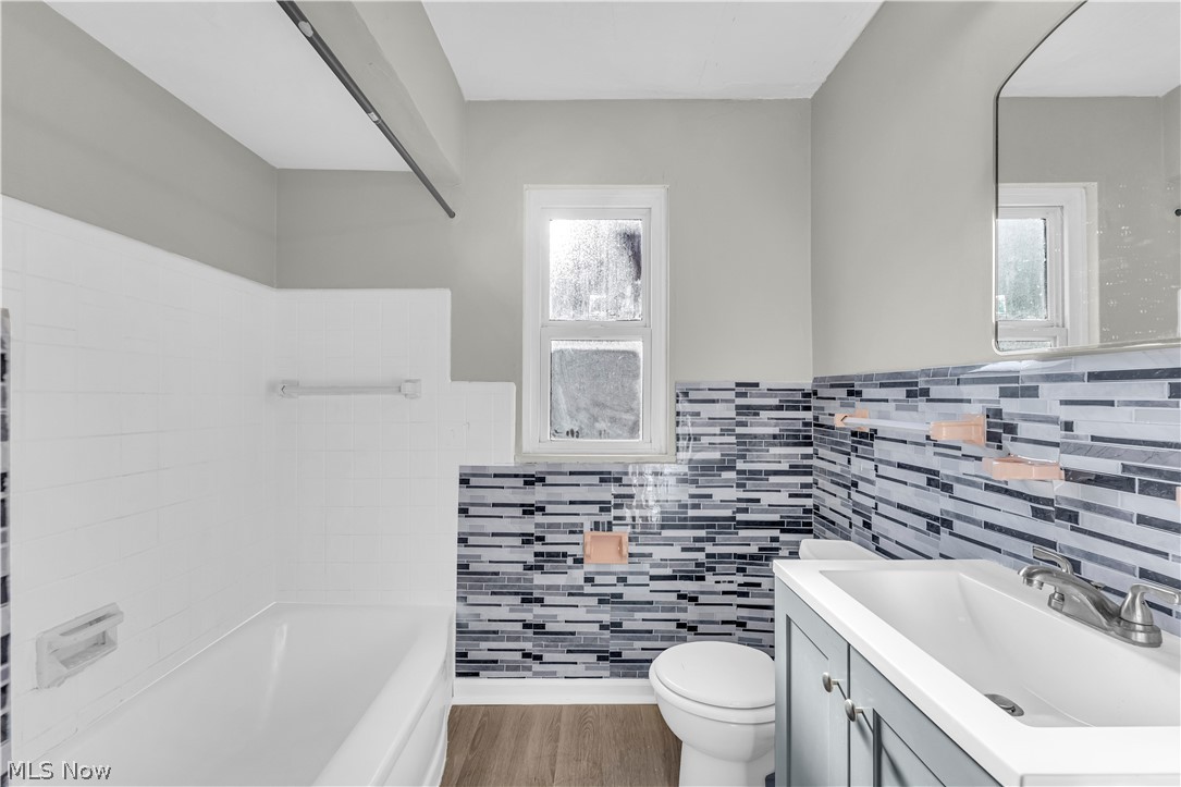 2649 Noble Road Cleveland Heights OH 44121