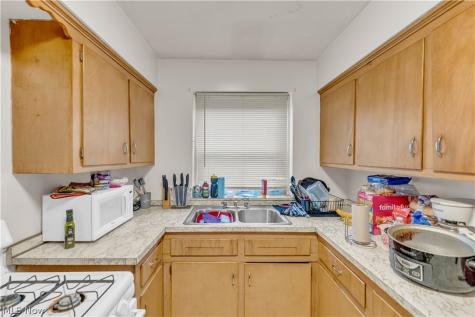 2649 Noble Road Cleveland Heights OH 44121