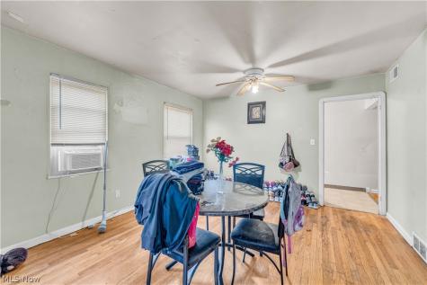 2649 Noble Road Cleveland Heights OH 44121