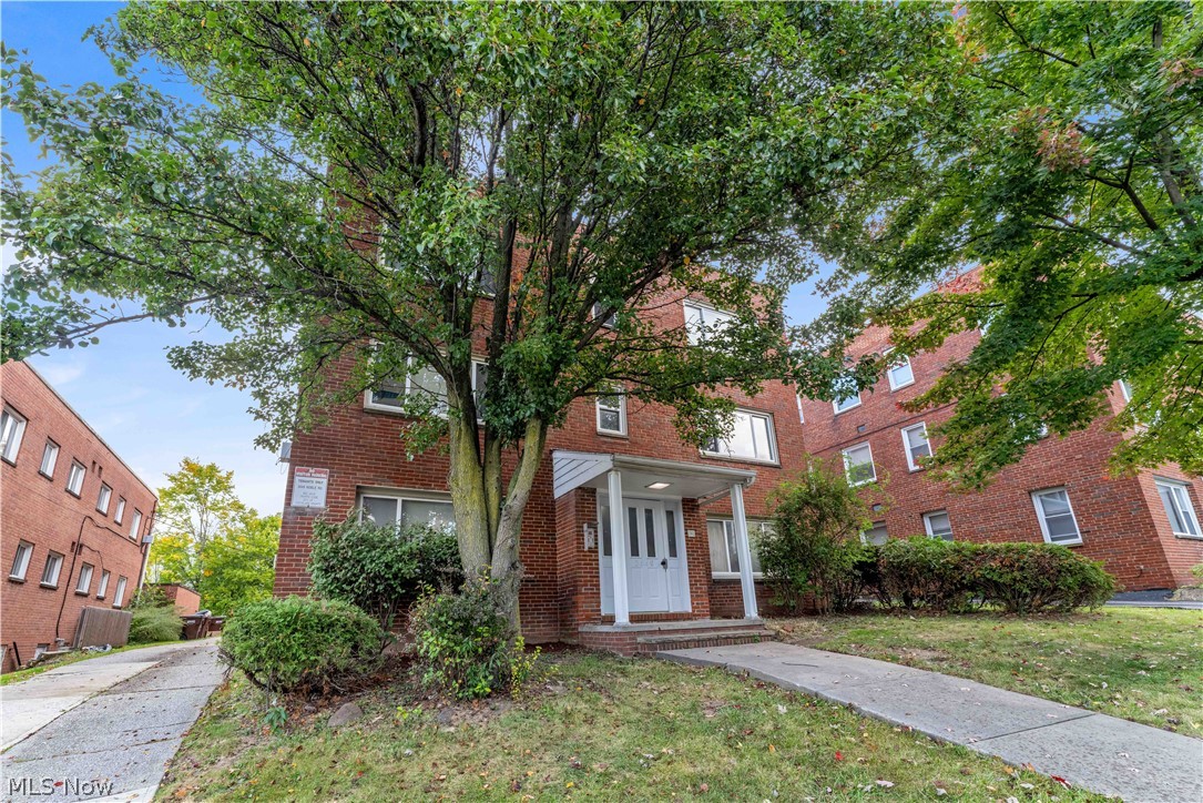 2649 Noble Road Cleveland Heights OH 44121