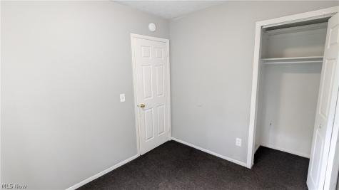 2597 Cory Avenue Akron OH 44314