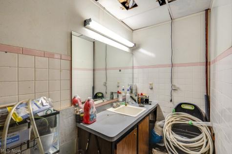 4873 Broadview Road Cleveland OH 44109