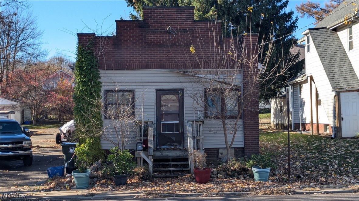 2227 6th Street SW Akron OH 44314