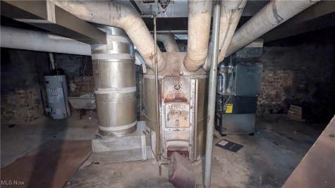 2227 6th Street SW Akron OH 44314