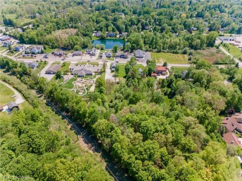 221 E Garfield Road Aurora OH 44202