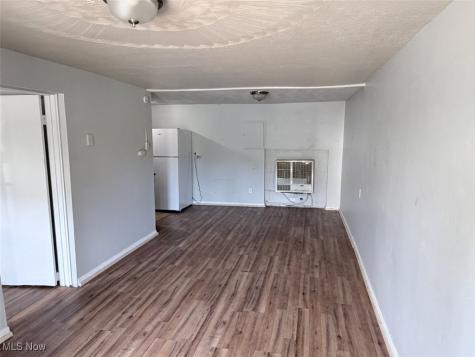 1842 Grace Road Akron OH 44312