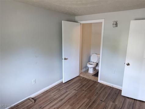 1842 Grace Road Akron OH 44312