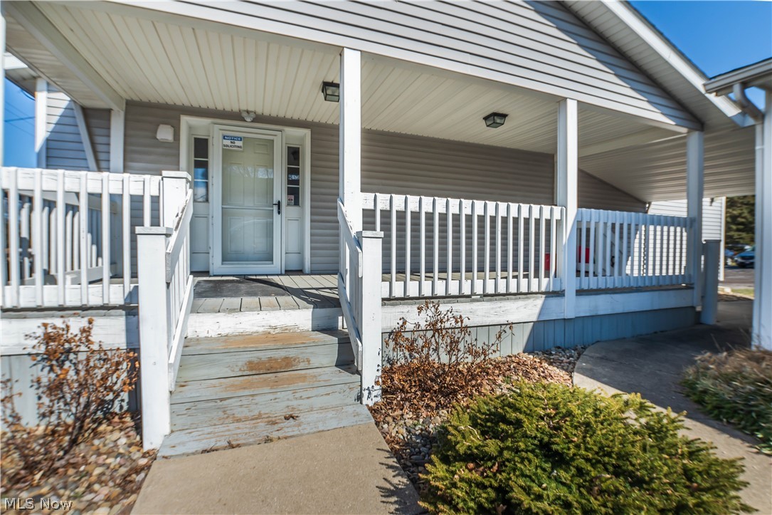 13390 Ravenna Avenue NE Hartville OH 44632