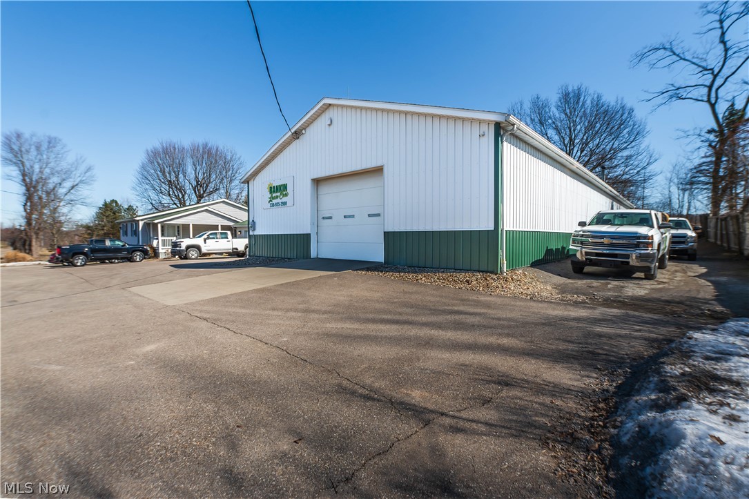 13390 Ravenna Avenue NE Hartville OH 44632