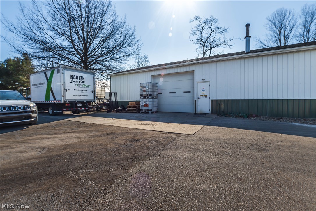 13390 Ravenna Avenue NE Hartville OH 44632