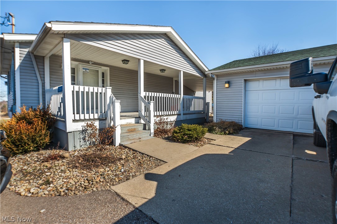 13390 Ravenna Avenue NE Hartville OH 44632