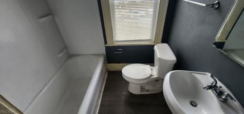 2174 W 103 Cleveland OH 44102