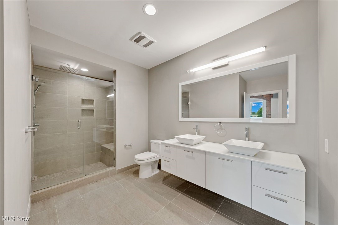 2220 Superior Viaduct Cleveland OH 44113