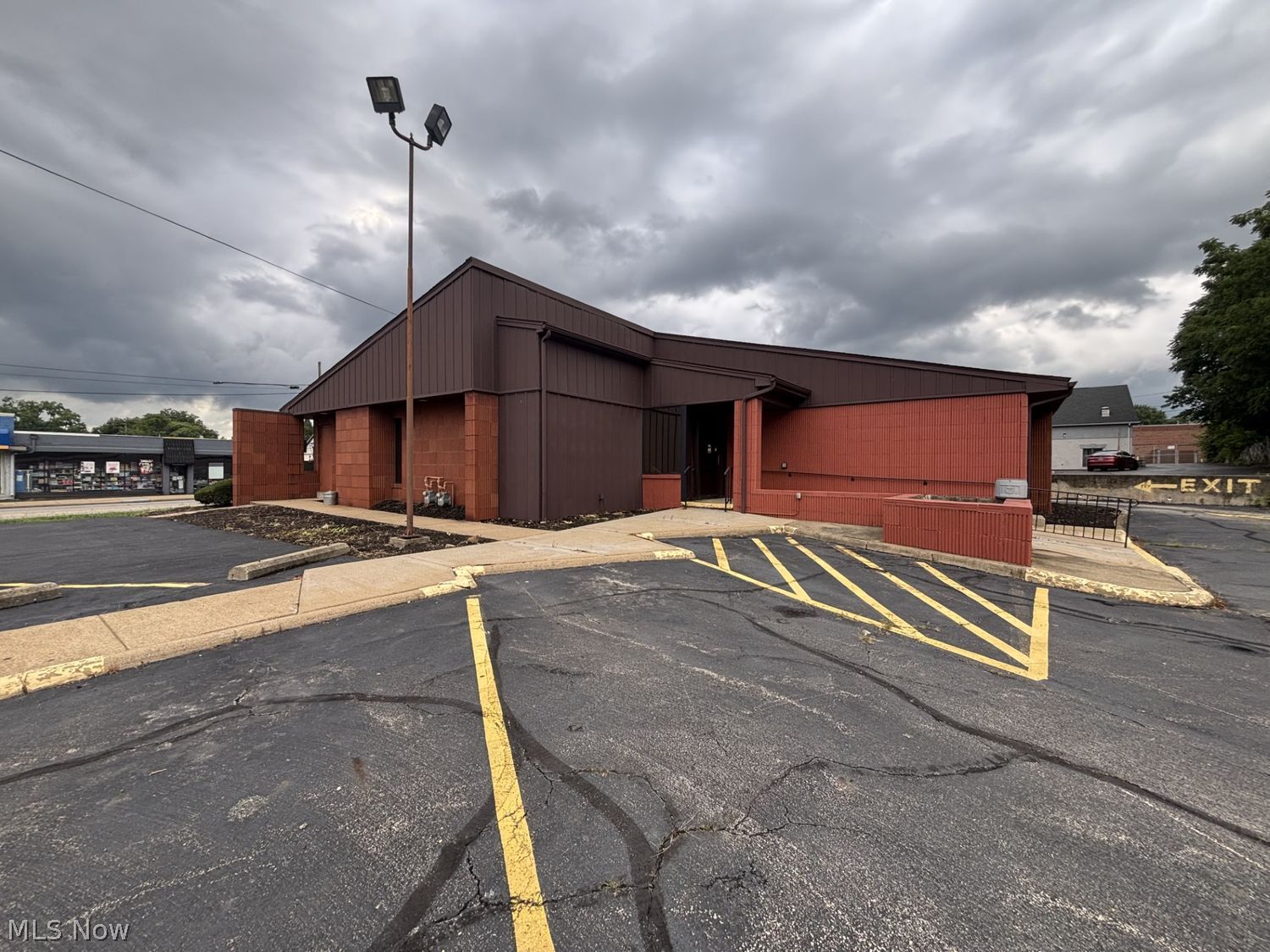 603 N State Street Girard OH 44420
