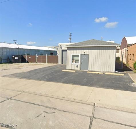 157 Kenwood Street Elyria OH 44035