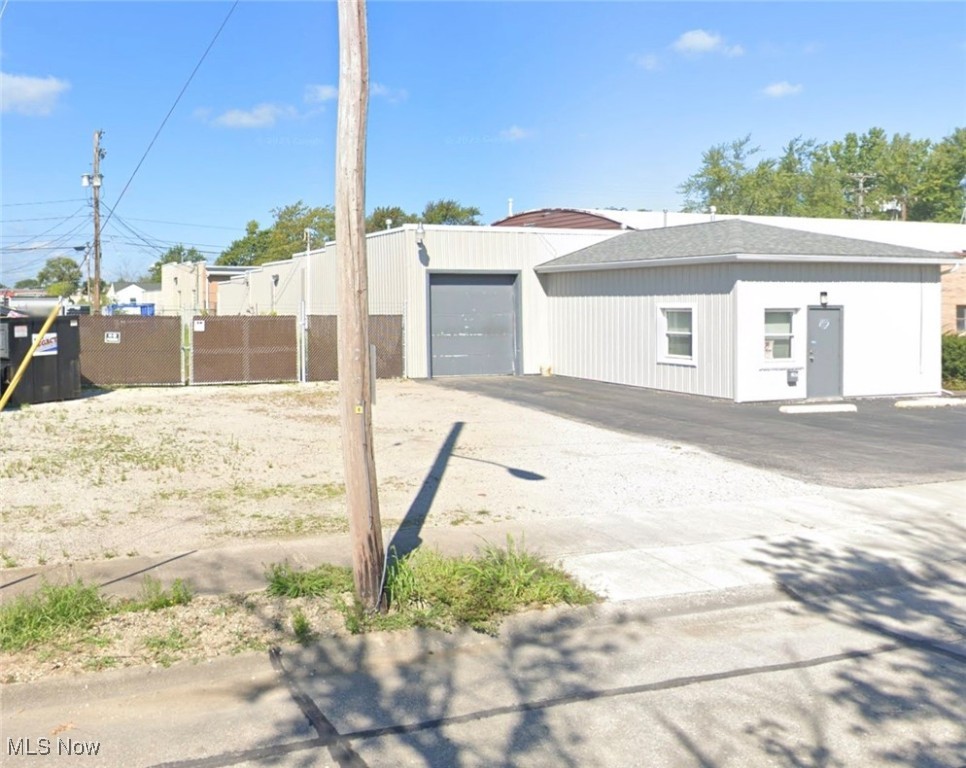 157 Kenwood Street Elyria OH 44035