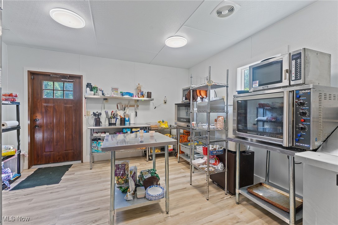 2576 Davis Peck Road Cortland OH 44410