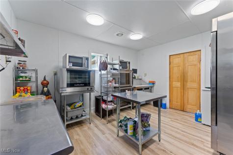 2576 Davis Peck Road Cortland OH 44410