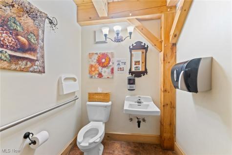 2576 Davis Peck Road Cortland OH 44410