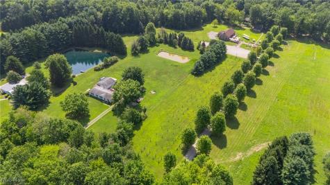 2576 Davis Peck Road Cortland OH 44410
