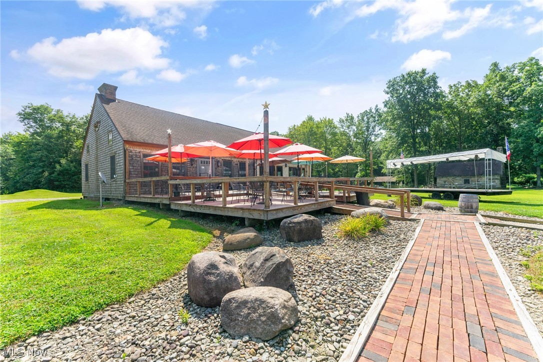 2576 Davis Peck Road Cortland OH 44410