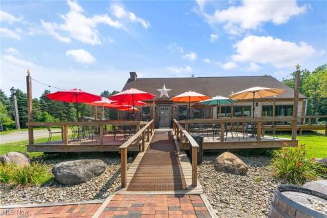 2576 Davis Peck Road Cortland OH 44410