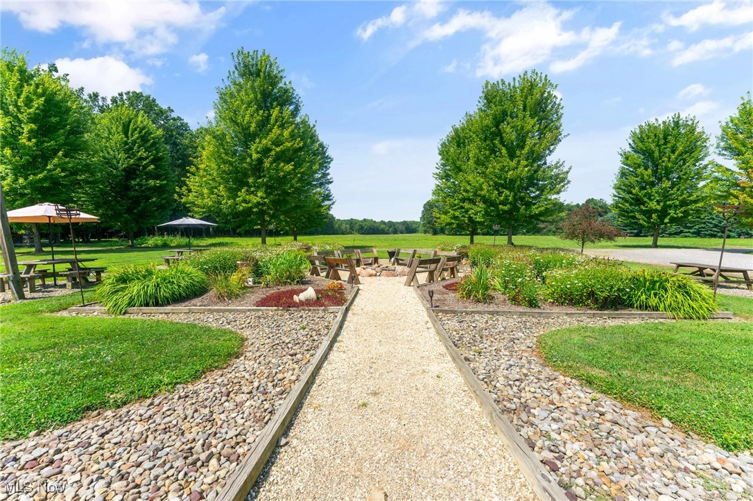 2576 Davis Peck Road Cortland OH 44410