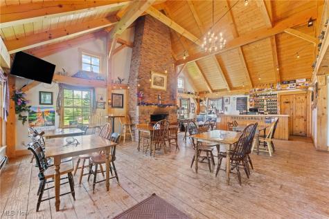 2576 Davis Peck Road Cortland OH 44410