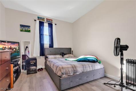 7511 Jeffries Avenue Garfield Heights OH 44105