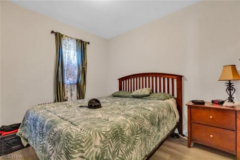 7511 Jeffries Avenue Garfield Heights OH 44105