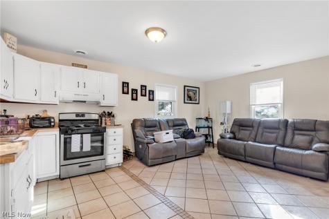 7511 Jeffries Avenue Garfield Heights OH 44105