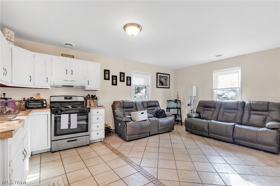 7511 Jeffries Avenue Garfield Heights OH 44105