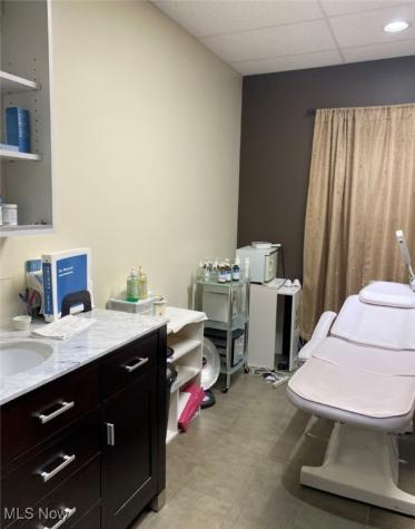 13808 Detroit Avenue Lakewood OH 44107